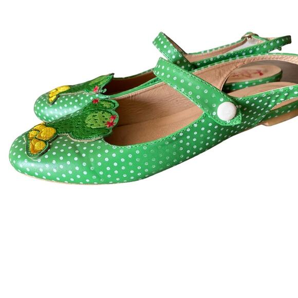 Dancing Days By Banned Retro Cactus Green Polka Dot Slingback Flats size 39 9 - Picture 8 of 12